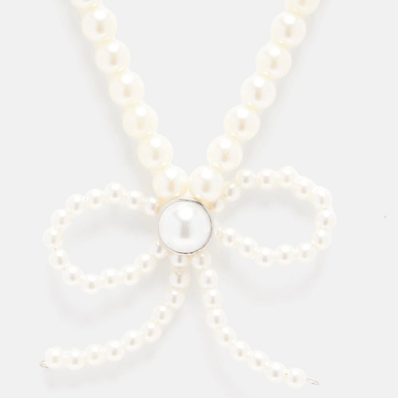 Pearly Bow Tie Necklace - Picture 4 of 7